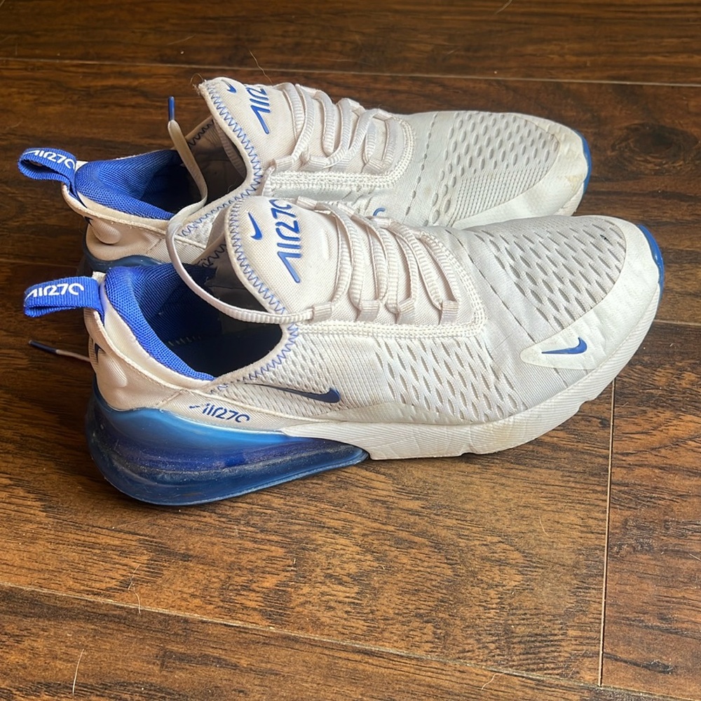 Nike 270s